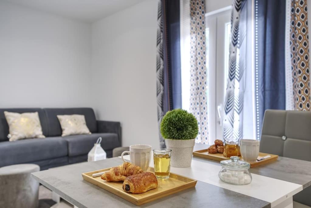 Апартаменты Appt P2 De 1 A 6 Pers A Роньяк Экстерьер фото
